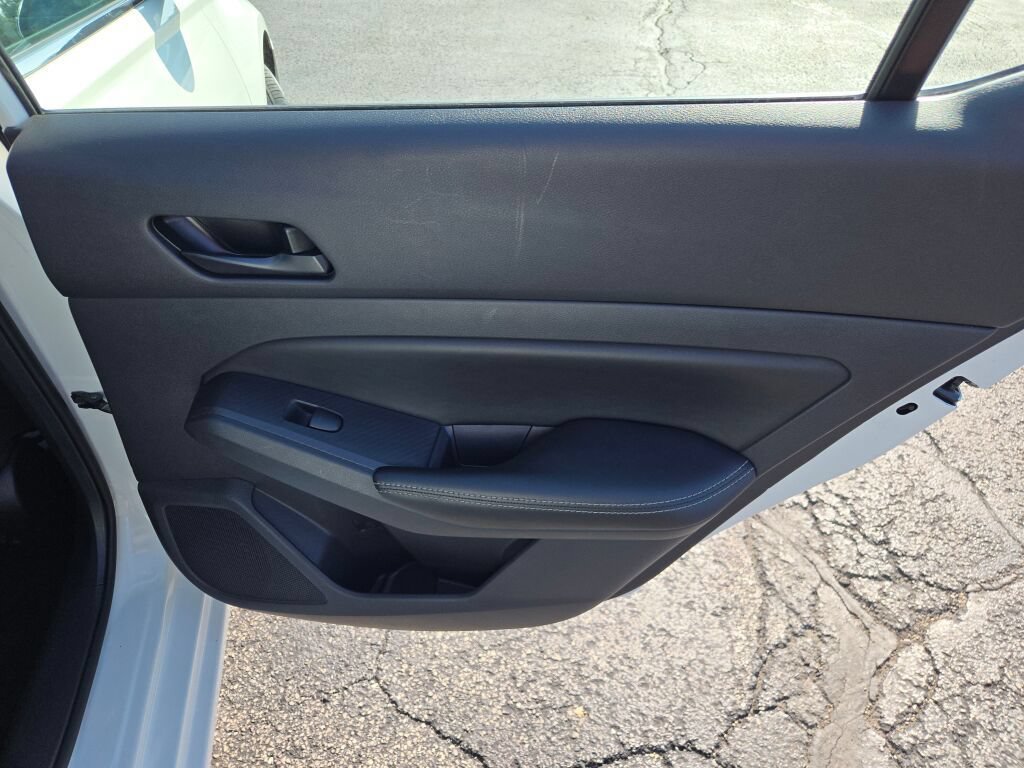 Used 2024 Nissan Altima 2.5 SV FWD image 18