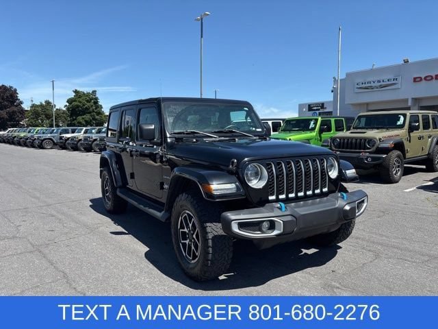 Used 2023 Jeep Wrangler Unlimited Sahara w/ Cold Weather Group AWD/4WD image 2