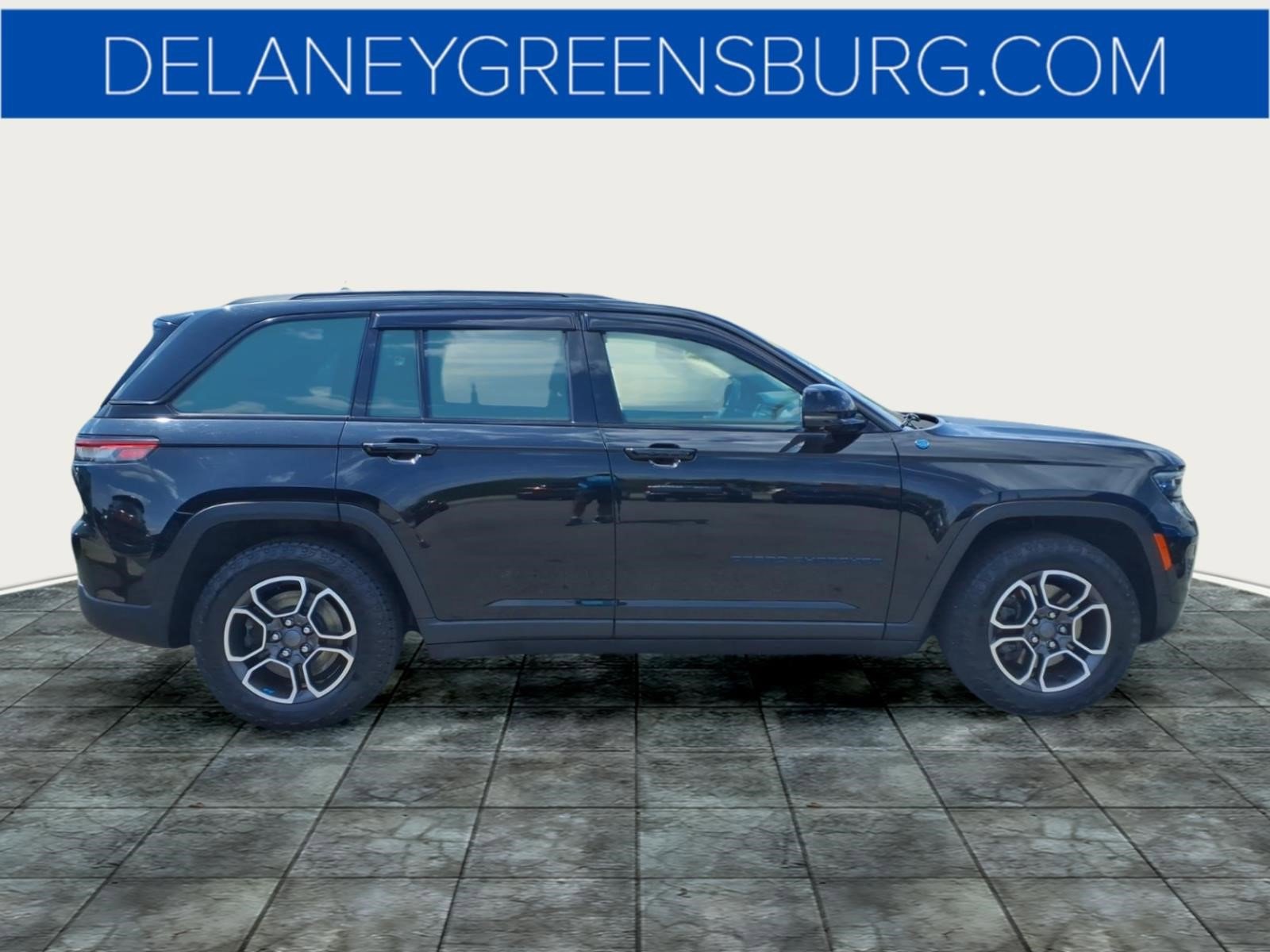 Used 2022 Jeep Grand Cherokee Trailhawk w/ Rear Seat Video Group 1 AWD/4WD image 2