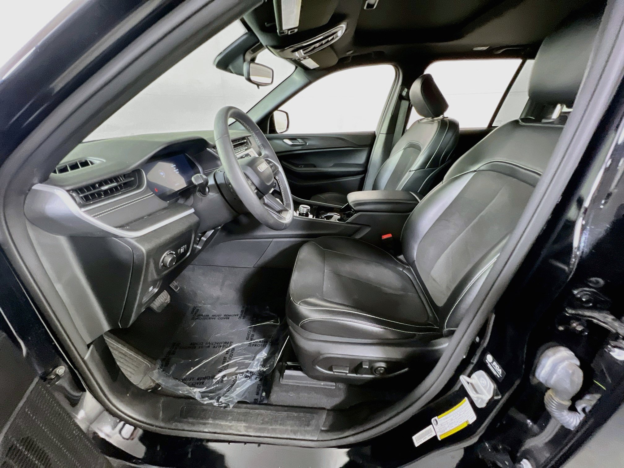 Used 2023 Jeep Grand Cherokee Altitude AWD/4WD image 20