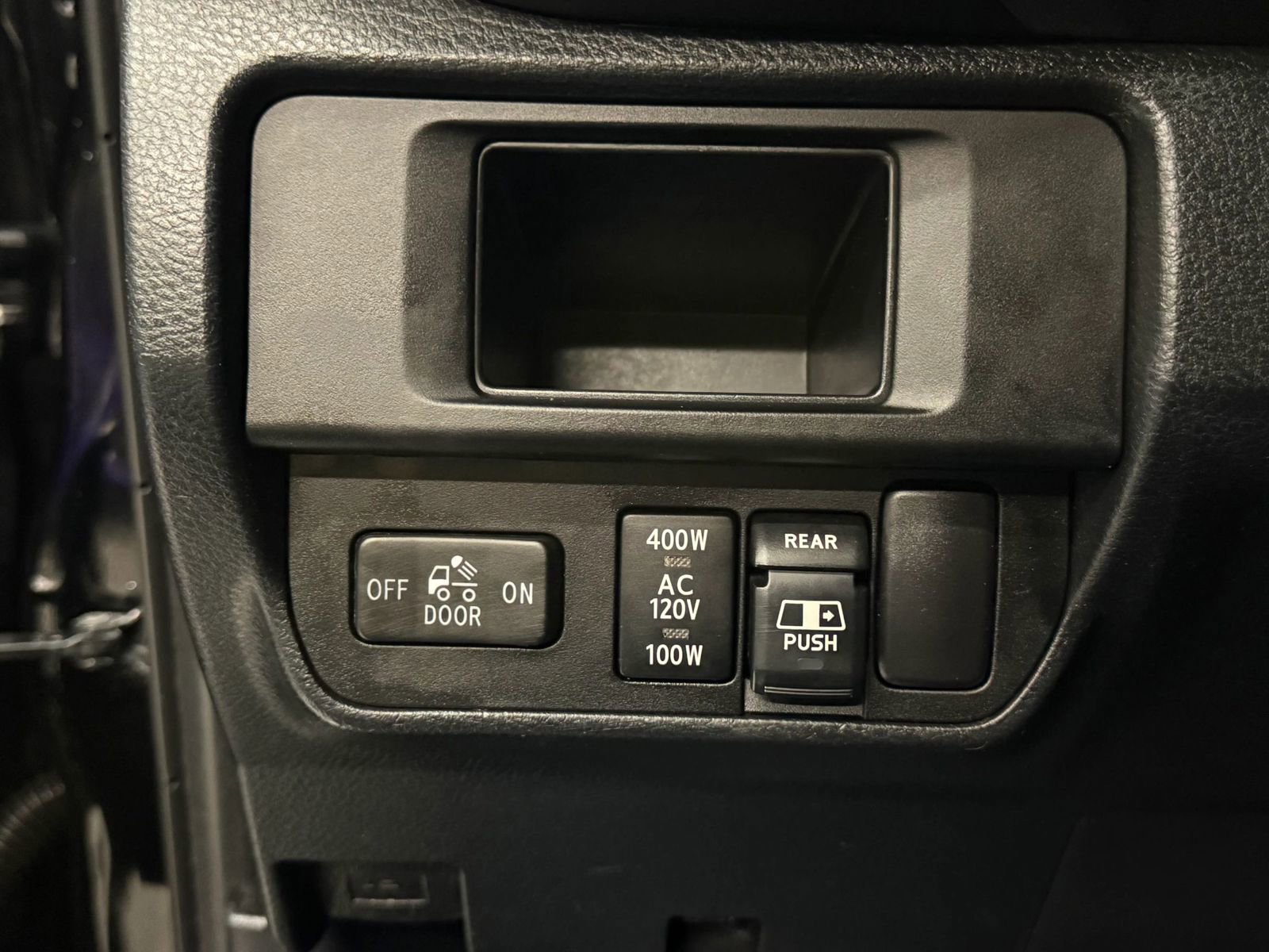 Used 2017 Toyota Tacoma TRD Sport image 27