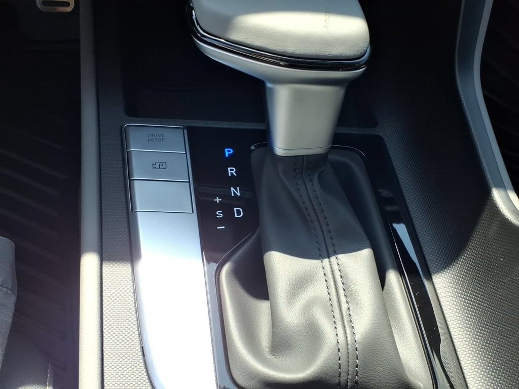 New 2026 Hyundai Elantra Sport FWD image 23