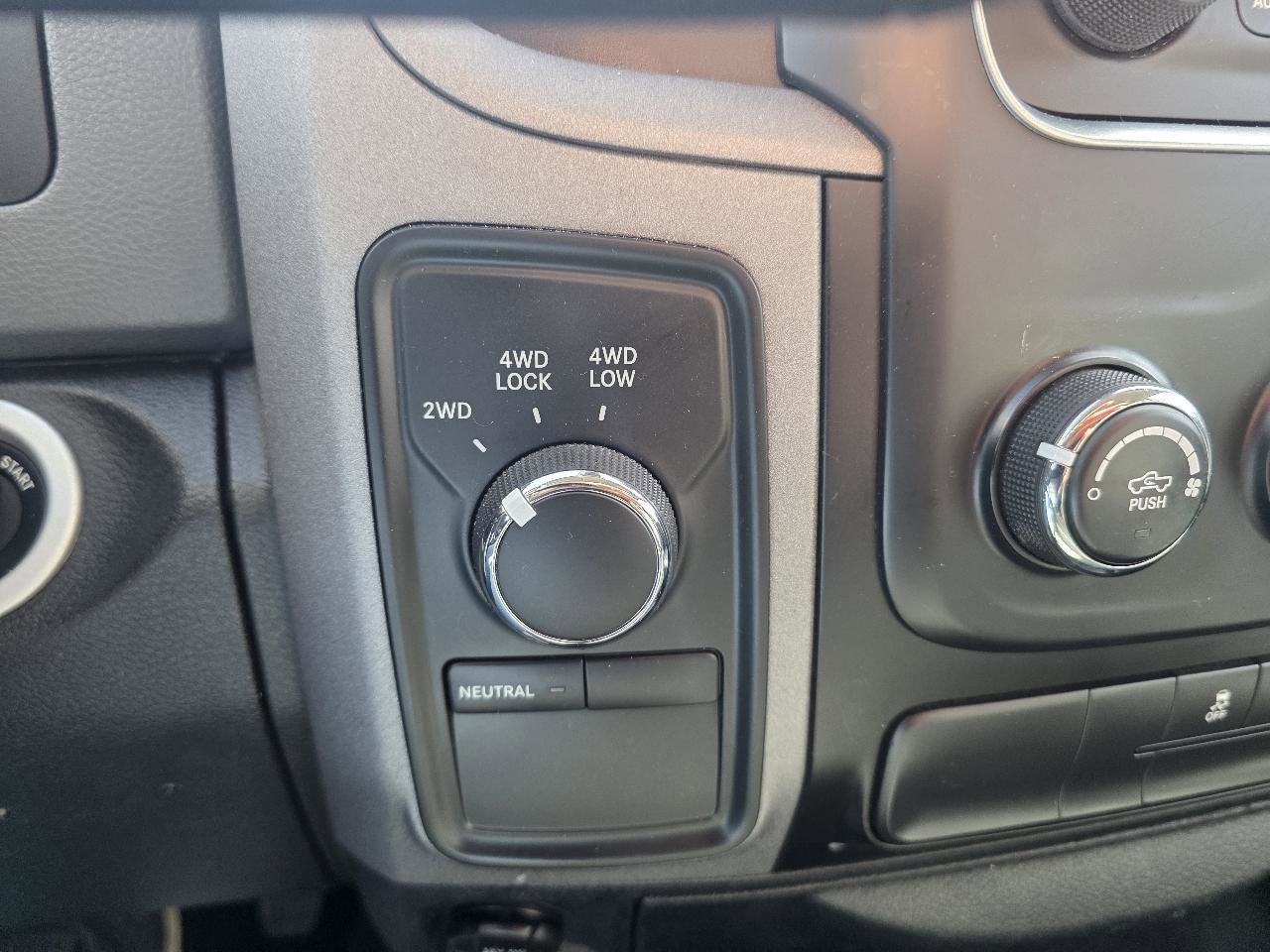 Used 2016 RAM 1500 ST w/ SXT Appearance Group AWD/4WD image 17