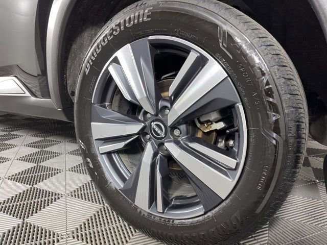 Used 2025 Nissan Rogue SL image 13