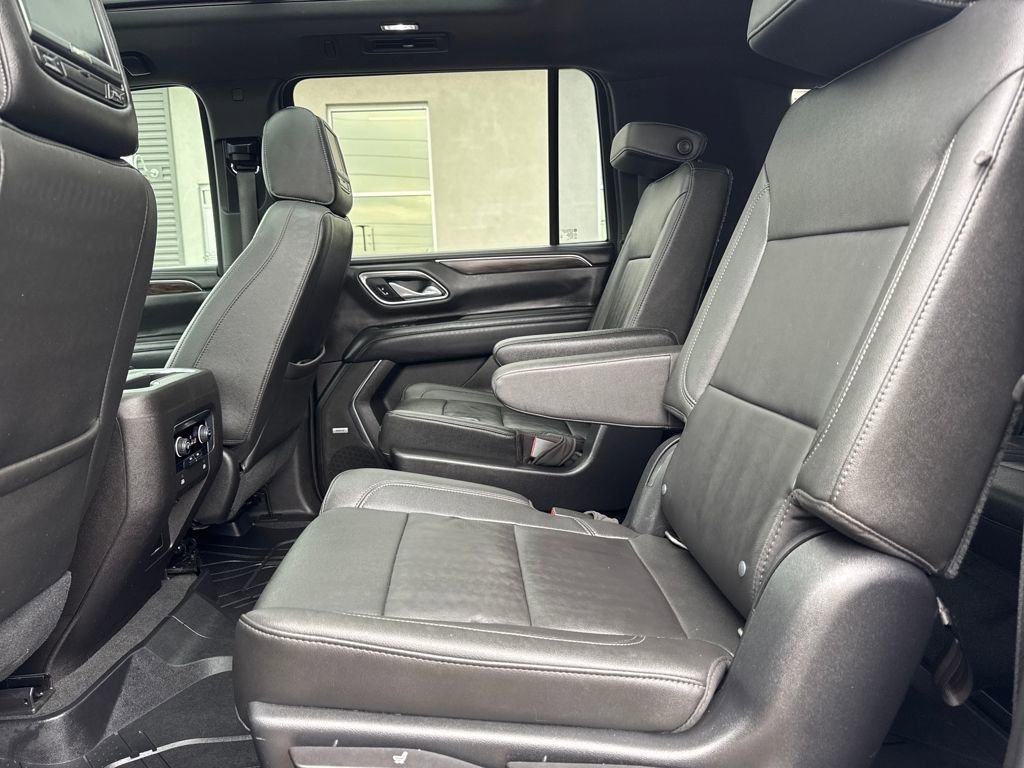 Used 2021 Chevrolet Suburban LT AWD/4WD image 27