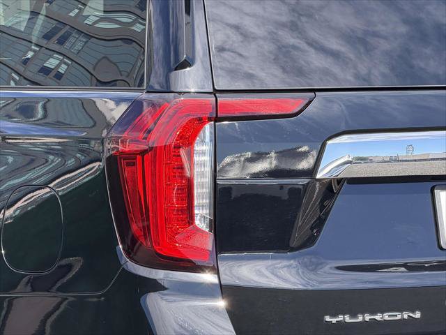 Used 2023 GMC Yukon XL SLE AWD/4WD image 13
