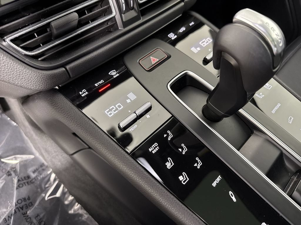 New 2025 Porsche Macan S AWD/4WD image 31