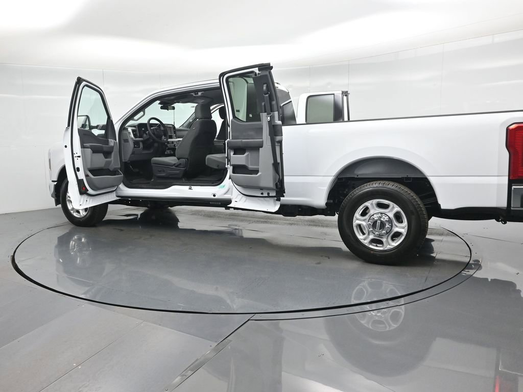 New 2026 Ford F350 XLT image 28