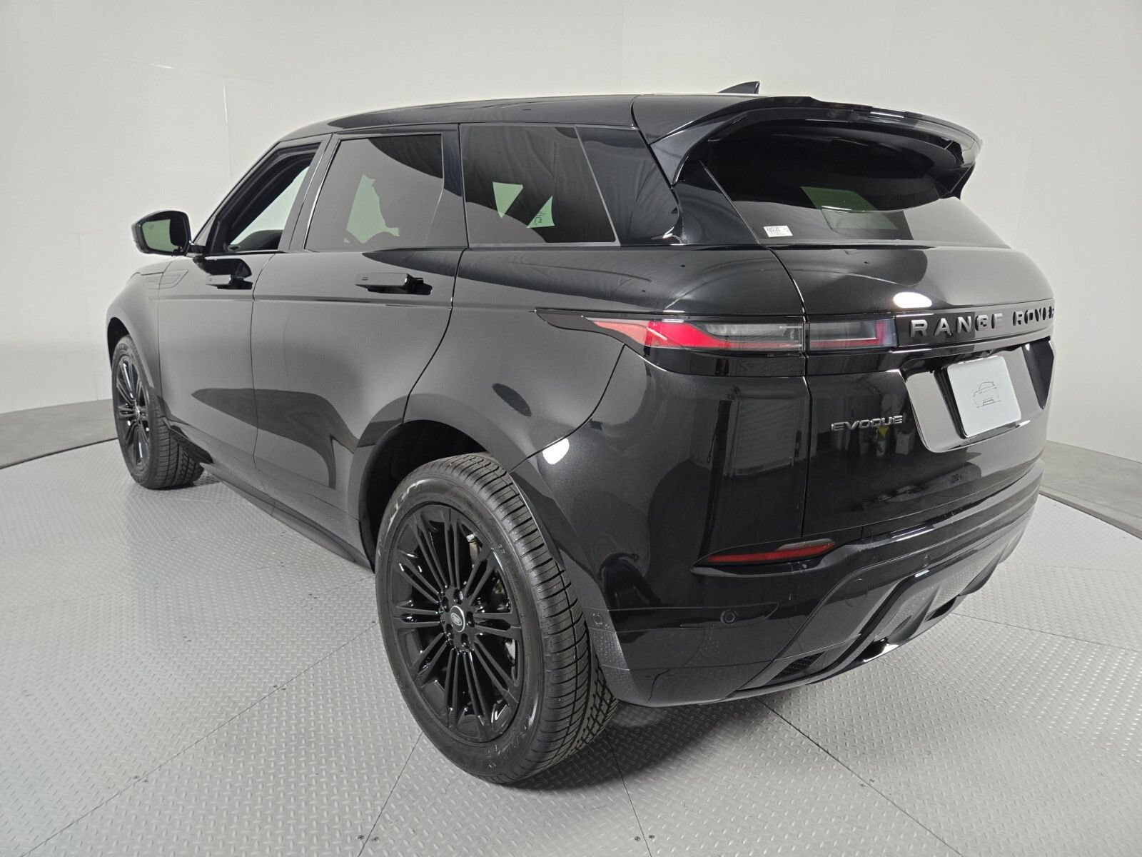 Used 2026 Land Rover Range Rover Evoque Dynamic SE AWD/4WD image 16