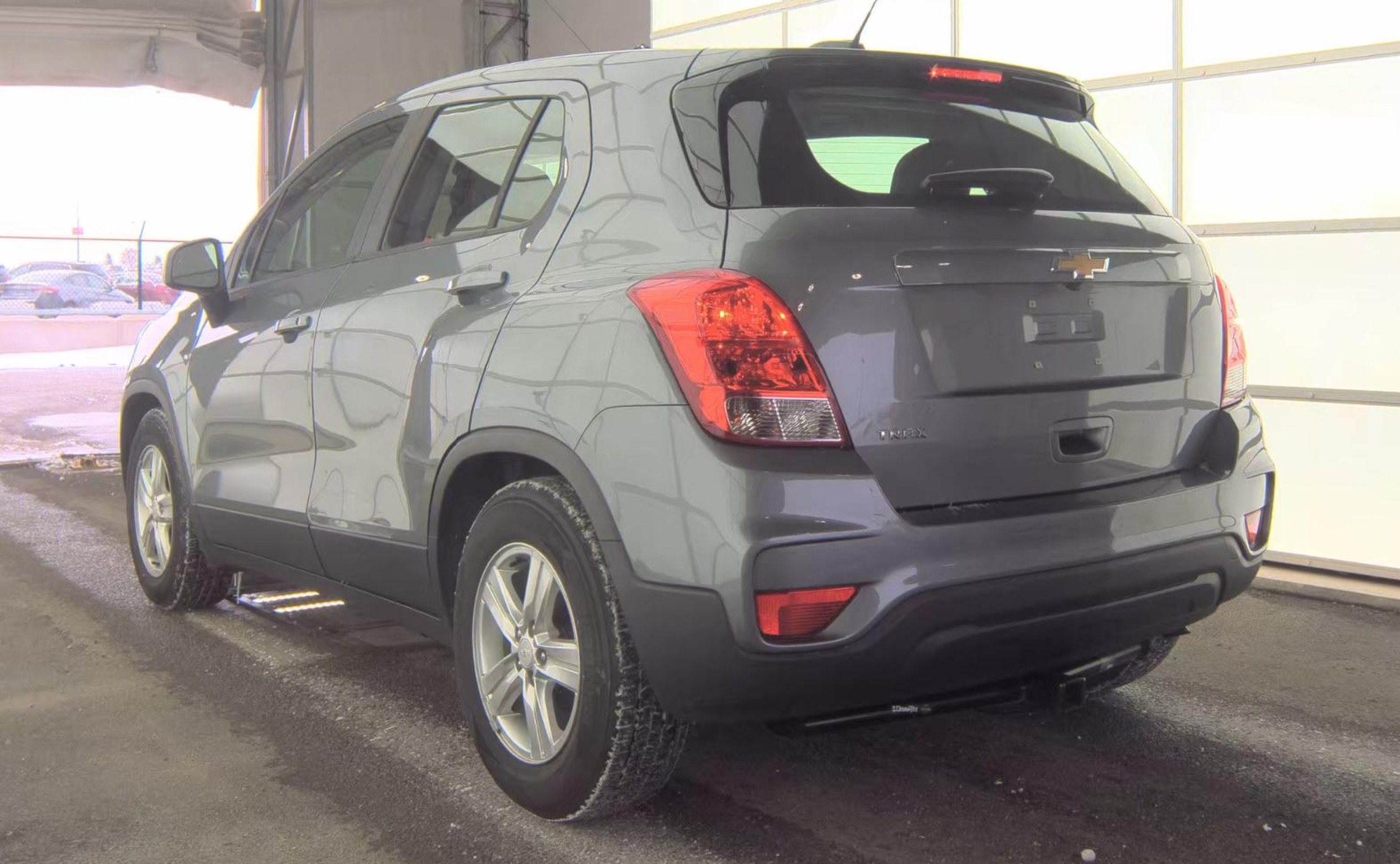Used 2020 Chevrolet Trax LS FWD image 4