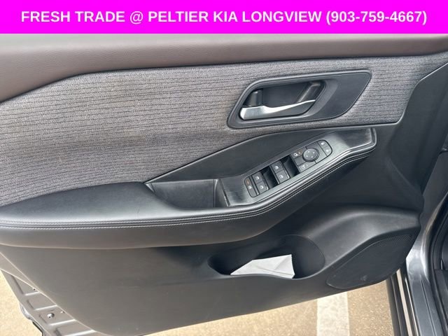 Used 2023 Nissan Rogue SV image 15