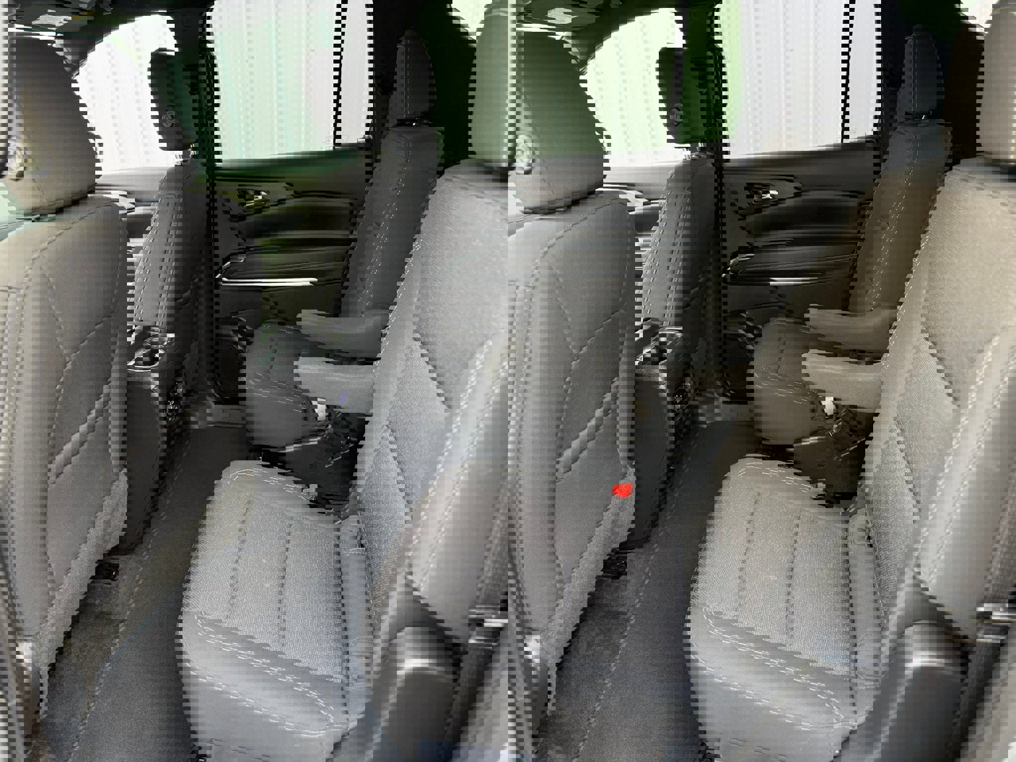 Used 2025 Chevrolet Traverse LT image 14