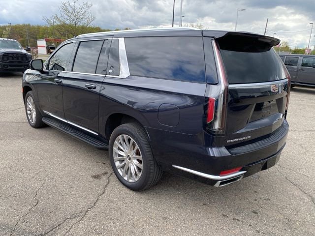 Used 2022 Cadillac Escalade ESV Premium Luxury AWD/4WD image 10