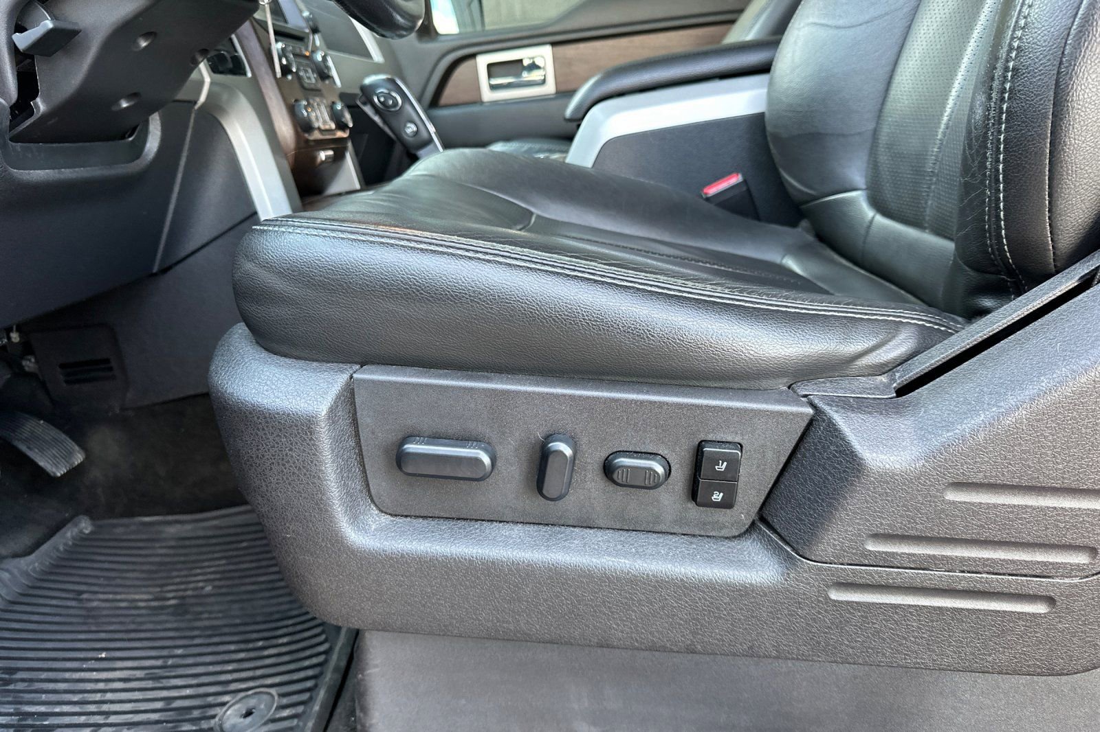 Used 2014 Ford F150 Lariat w/ Equipment Group 501A Mid image 12