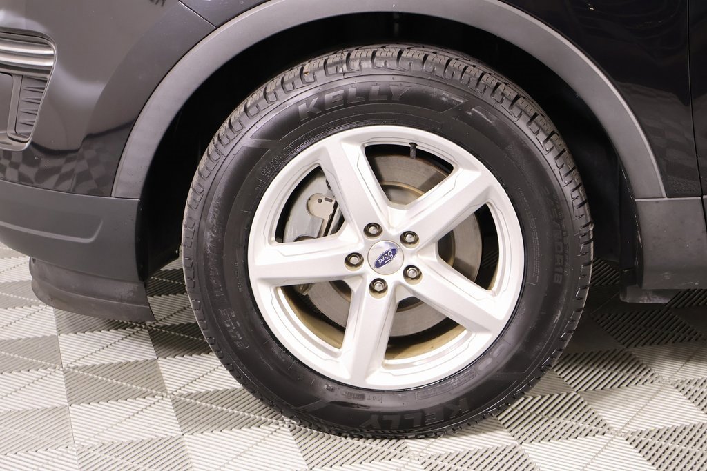 Used 2019 Ford Explorer XLT image 17