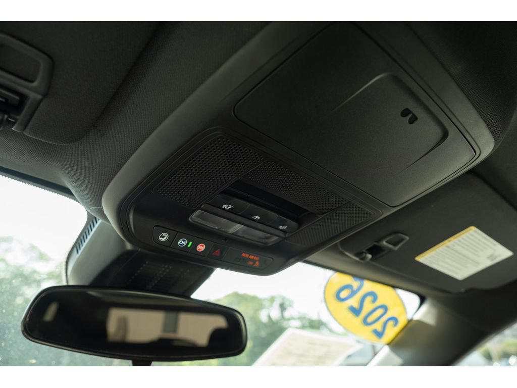 Used 2026 Chevrolet Equinox LT w/ Convenience Package II FWD image 31
