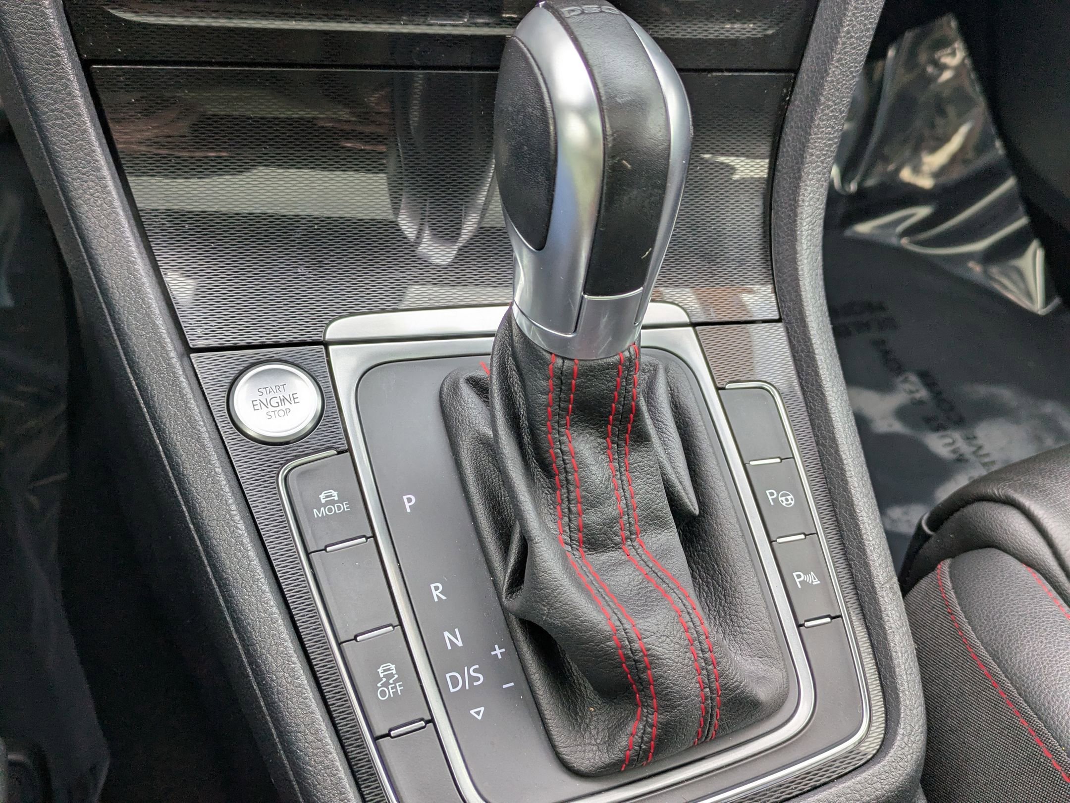 Used 2016 Volkswagen GTI SE w/ Driver Assistance Package image 18