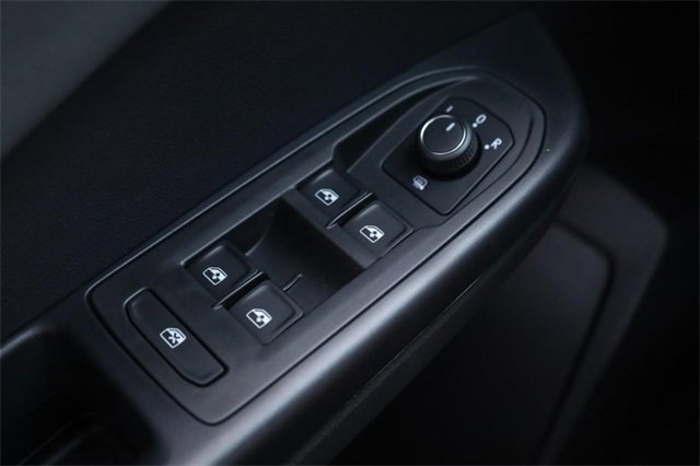 New 2025 Volkswagen Taos SE image 19