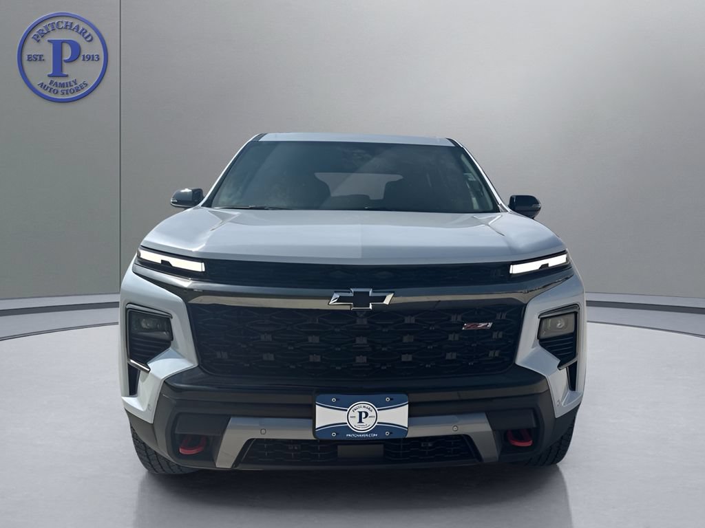 New 2027 Chevrolet Traverse Z71 w/ Enhanced Driving Package AWD/4WD image 2