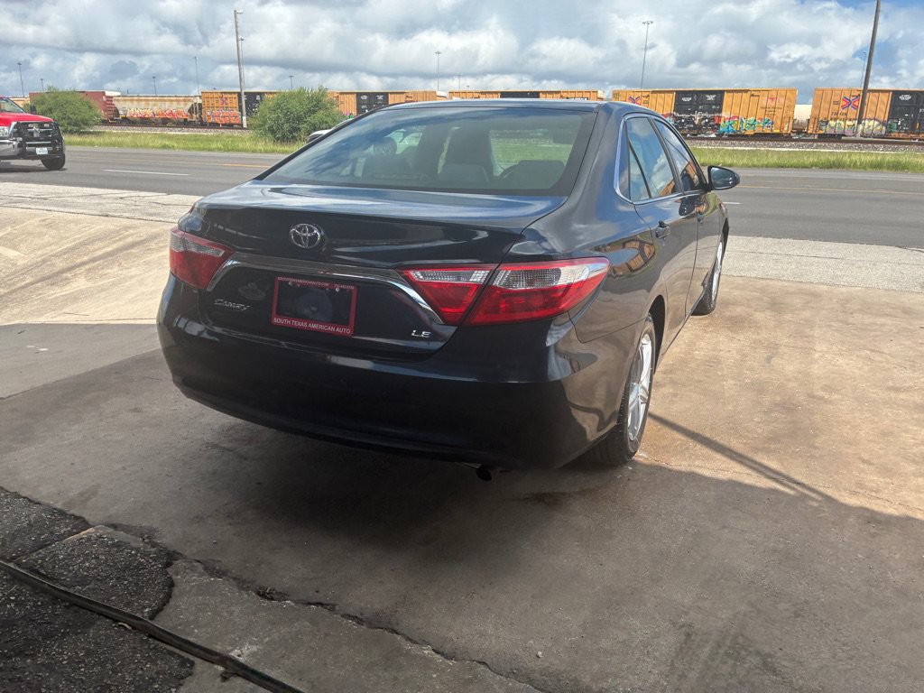 Used 2015 Toyota Camry LE FWD image 14