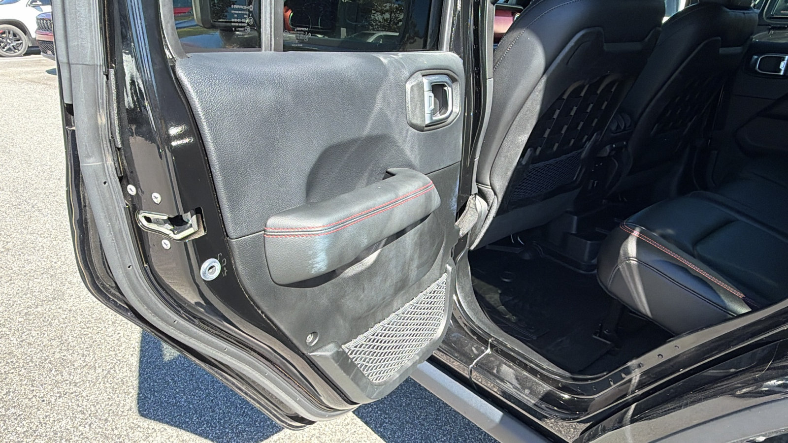 Used 2019 Jeep Wrangler Unlimited Rubicon AWD/4WD image 22