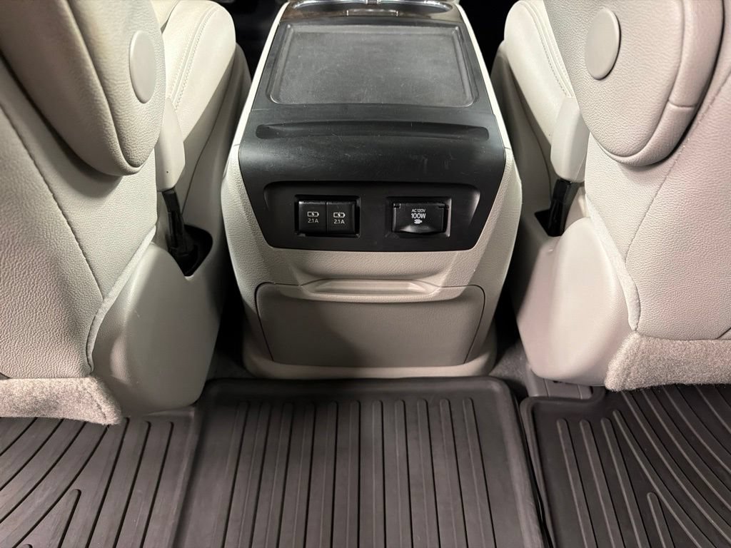 Used 2020 Toyota Sienna XLE Premium FWD image 32