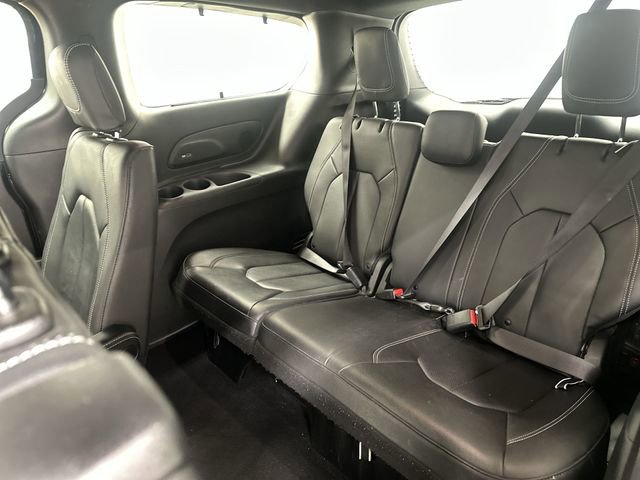 Used 2020 Chrysler Pacifica Touring-L Plus w/ S Appearance Package FWD image 26