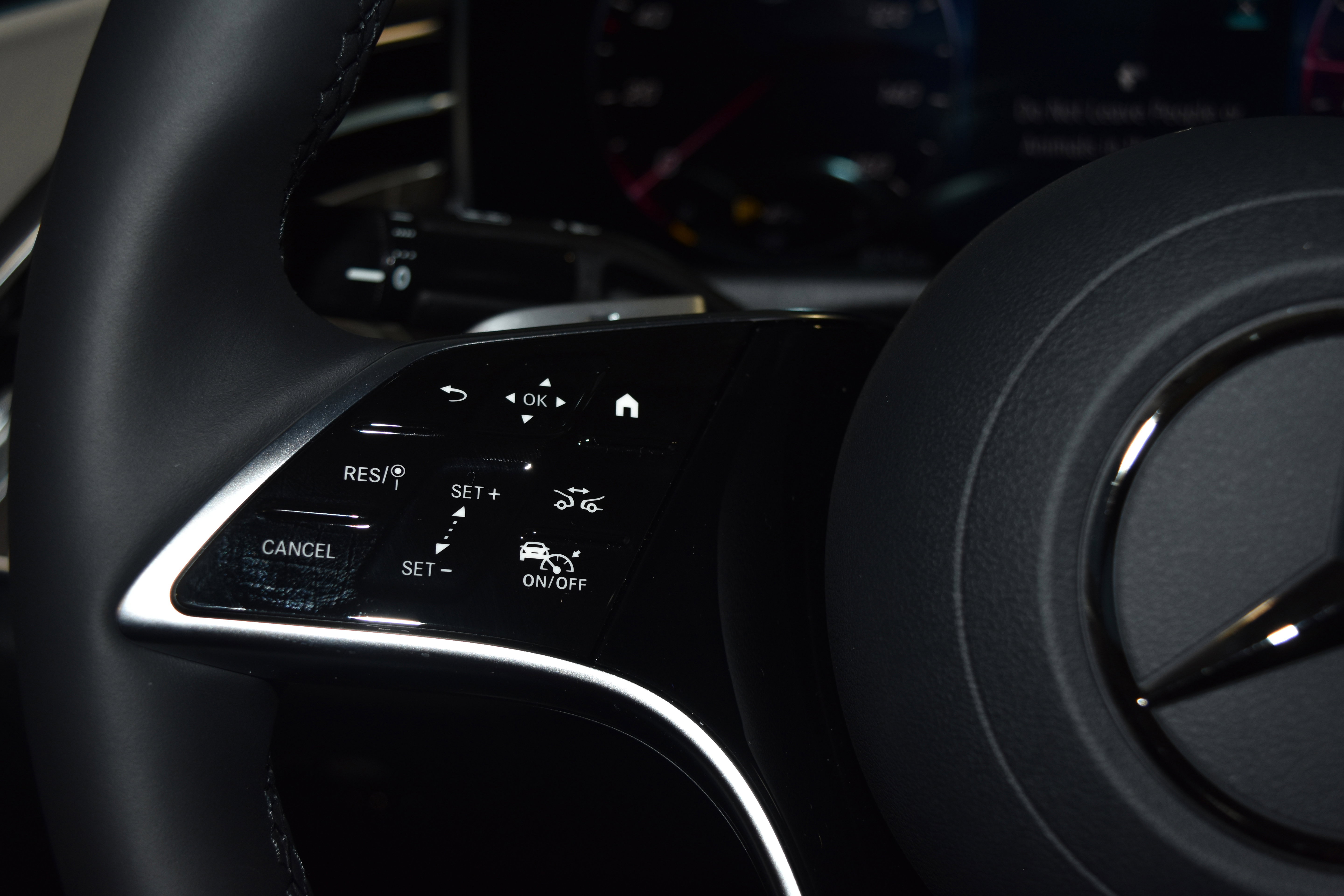 New 2026 Mercedes-Benz E 350 4MATIC Sedan image 8