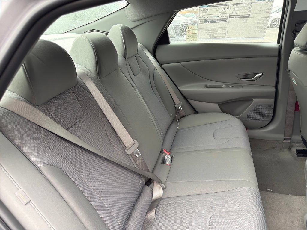 Used 2026 Hyundai Elantra SE w/ Cargo Package FWD image 33