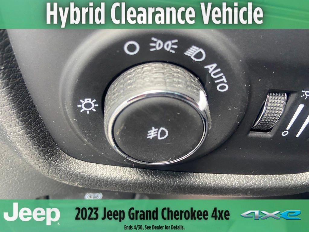 New 2023 Jeep Grand Cherokee Trailhawk w/ Advanced Protech Group II image 23