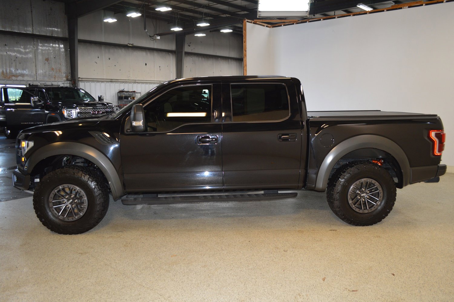 Used 2019 Ford F150 Raptor w/ Equipment Group 802A Luxury image 6