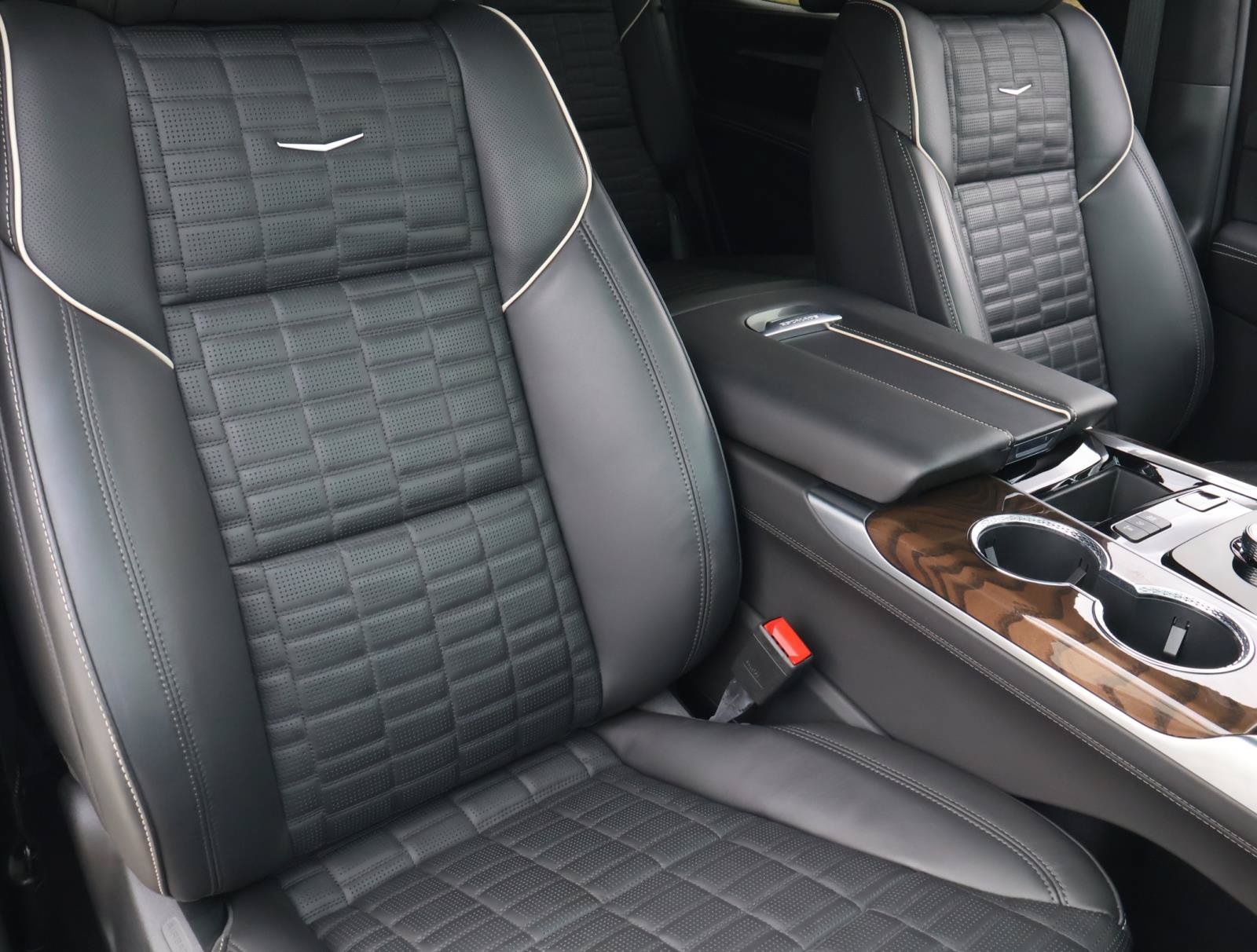 Certified 2026 Cadillac Escalade Platinum Sport w/ LPO, Floor Liner Package RWD image 25
