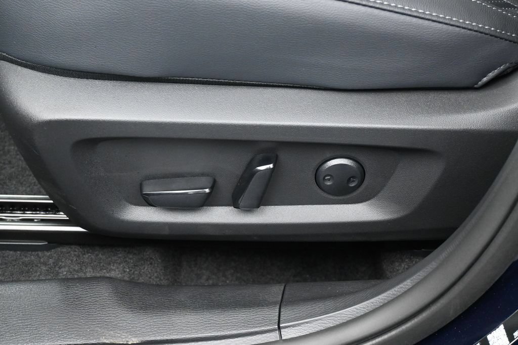 New 2026 Mitsubishi Outlander SEL FWD image 12