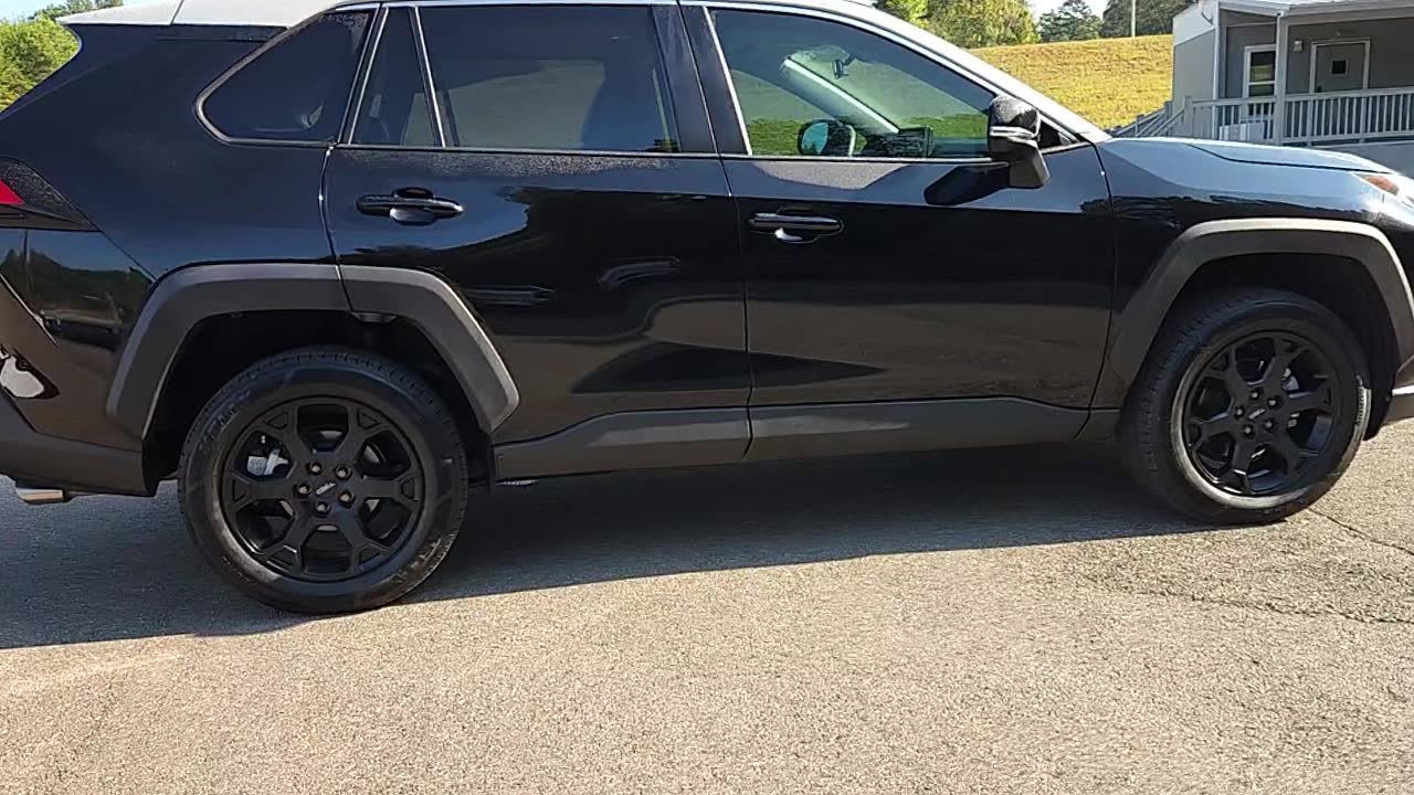 Used 2021 Toyota RAV4 TRD Off-Road image 9