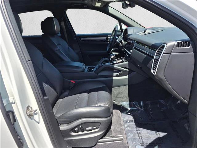 Used 2023 Porsche Cayenne AWD/4WD image 21