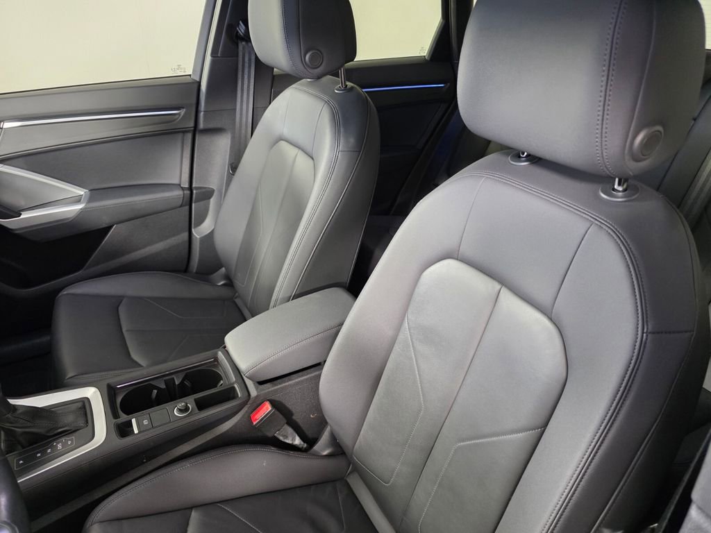 Used 2022 Audi Q3 2.0T Premium Plus w/ Premium Plus Package image 11