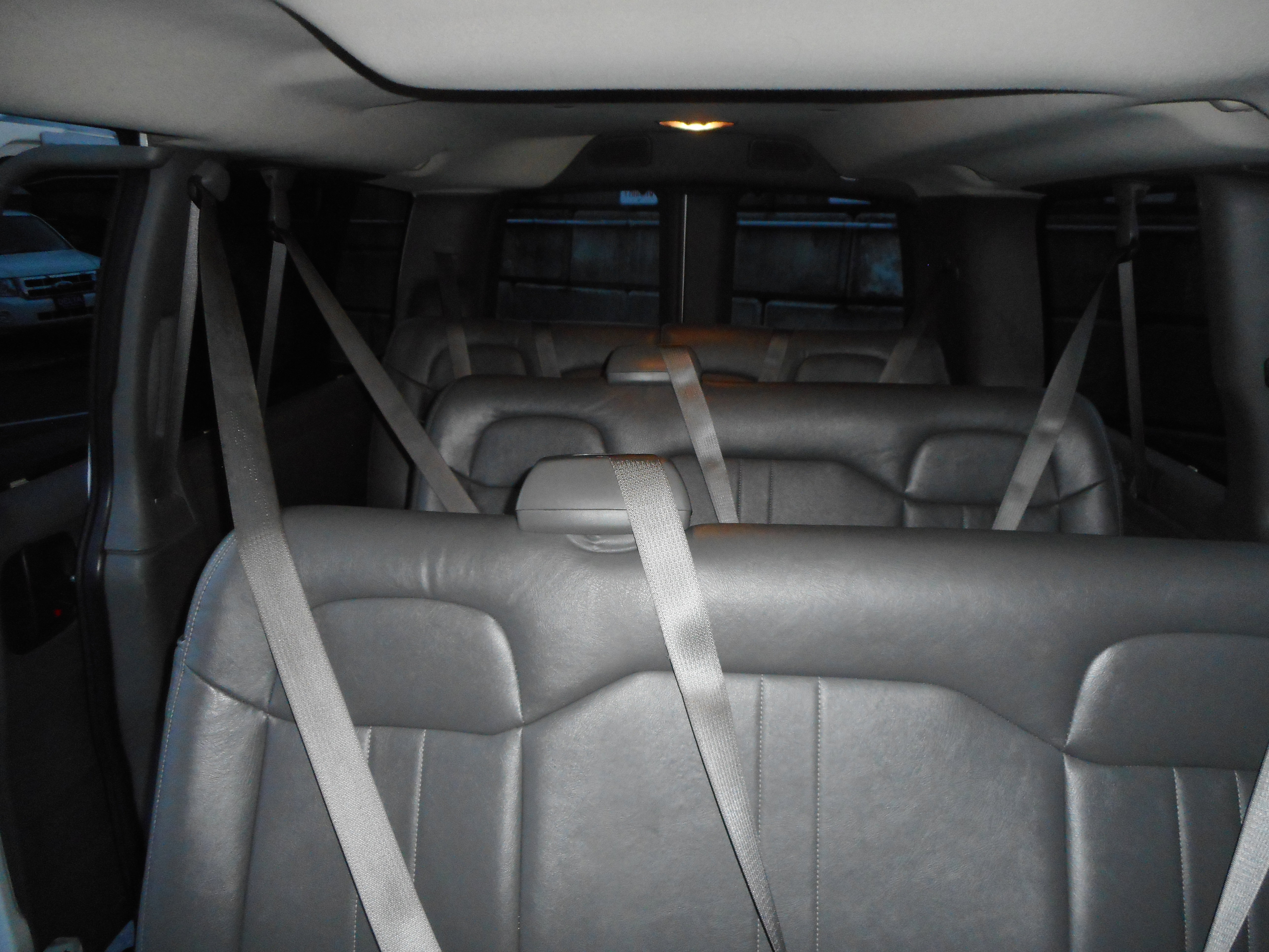 Used 2008 Chevrolet Express 3500 Passenger image 24