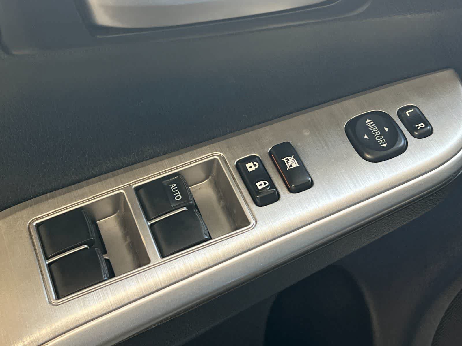 Used 2013 Toyota Camry SE FWD image 14
