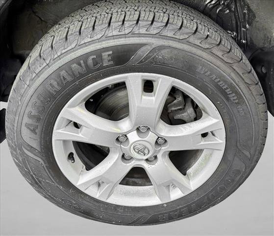 Used 2012 Toyota RAV4 w/ Upgrade Value Pkg image 8