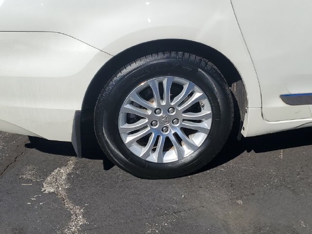 Used 2015 Toyota Sienna XLE w/ XLE Navigation Package FWD image 5