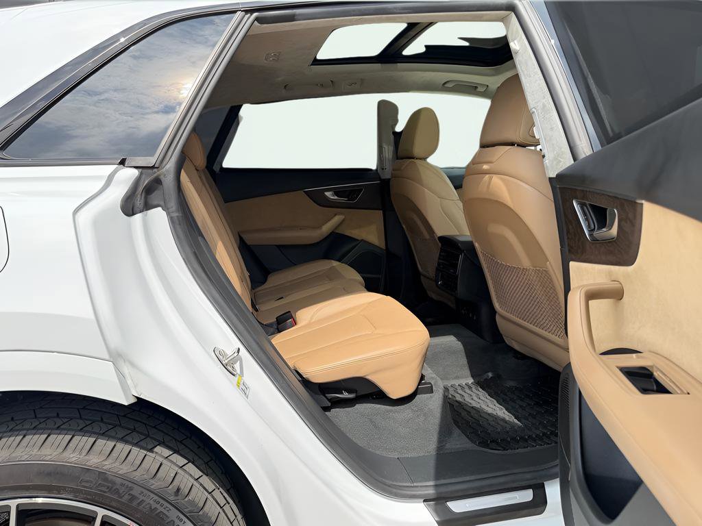 Used 2019 Audi Q8 Prestige w/ Luxury Package image 28