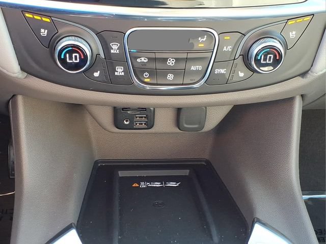 Used 2021 Chevrolet Traverse Premier AWD/4WD image 19