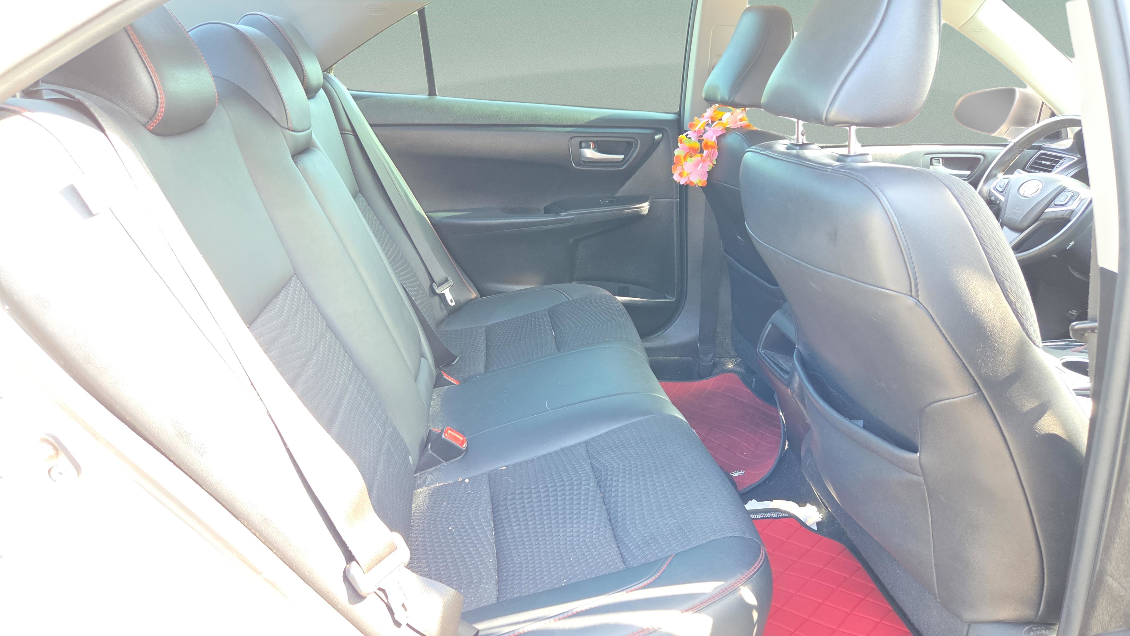 Used 2015 Toyota Camry SE w/ Moonroof Package FWD image 14