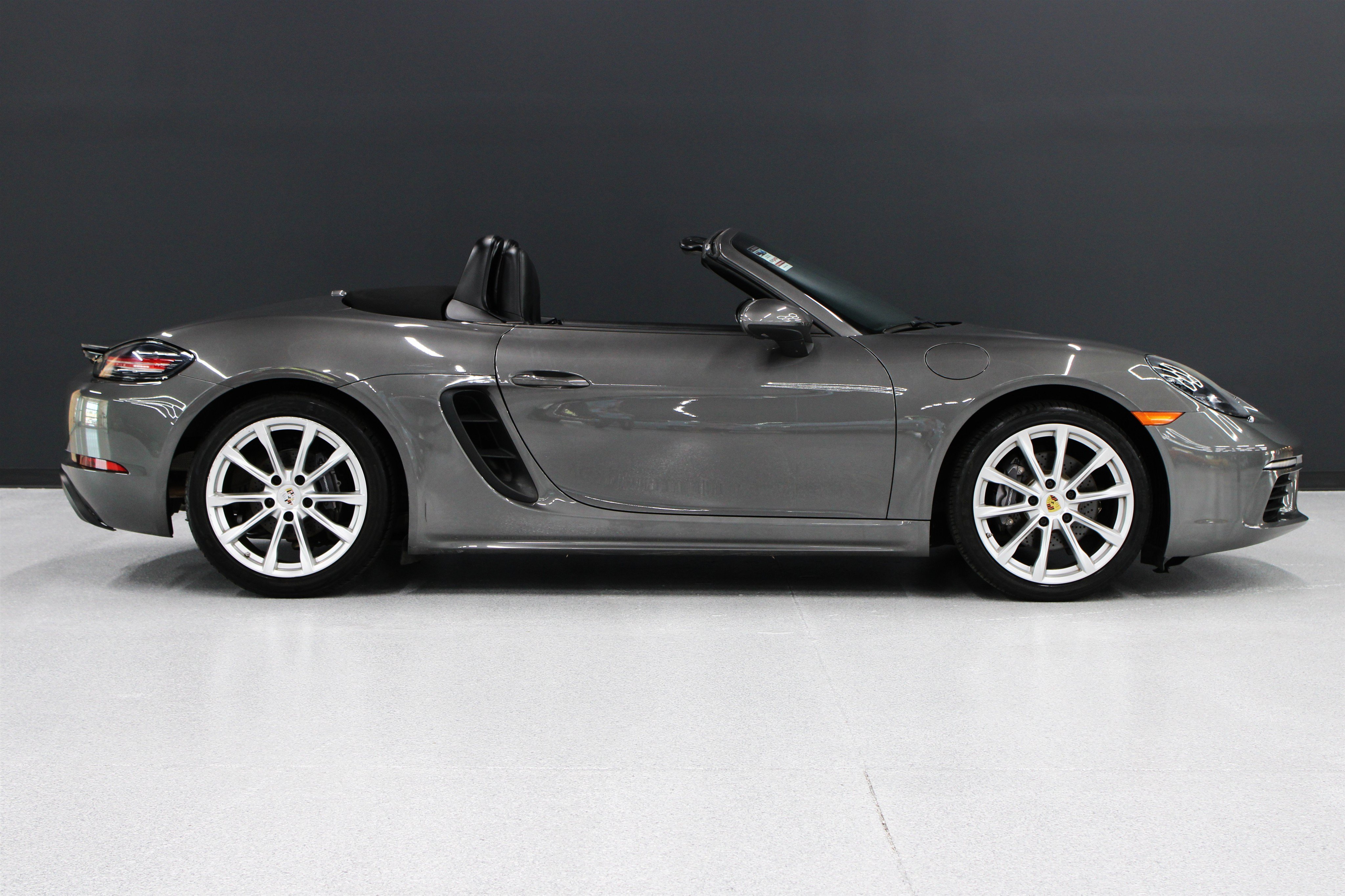 Used 2021 Porsche 718 Boxster w/ Premium Package RWD image 30