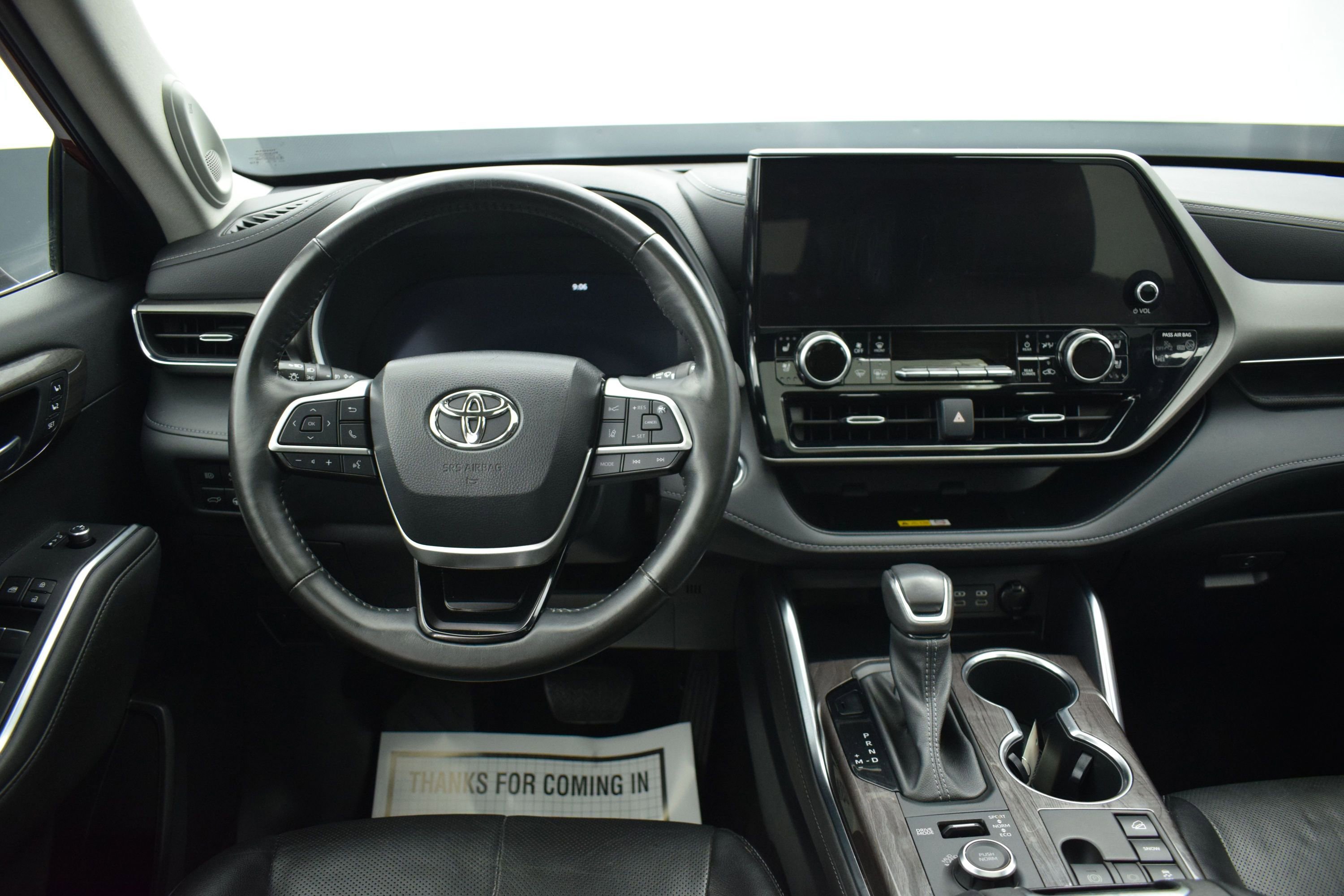 Used 2023 Toyota Highlander Limited AWD/4WD image 18