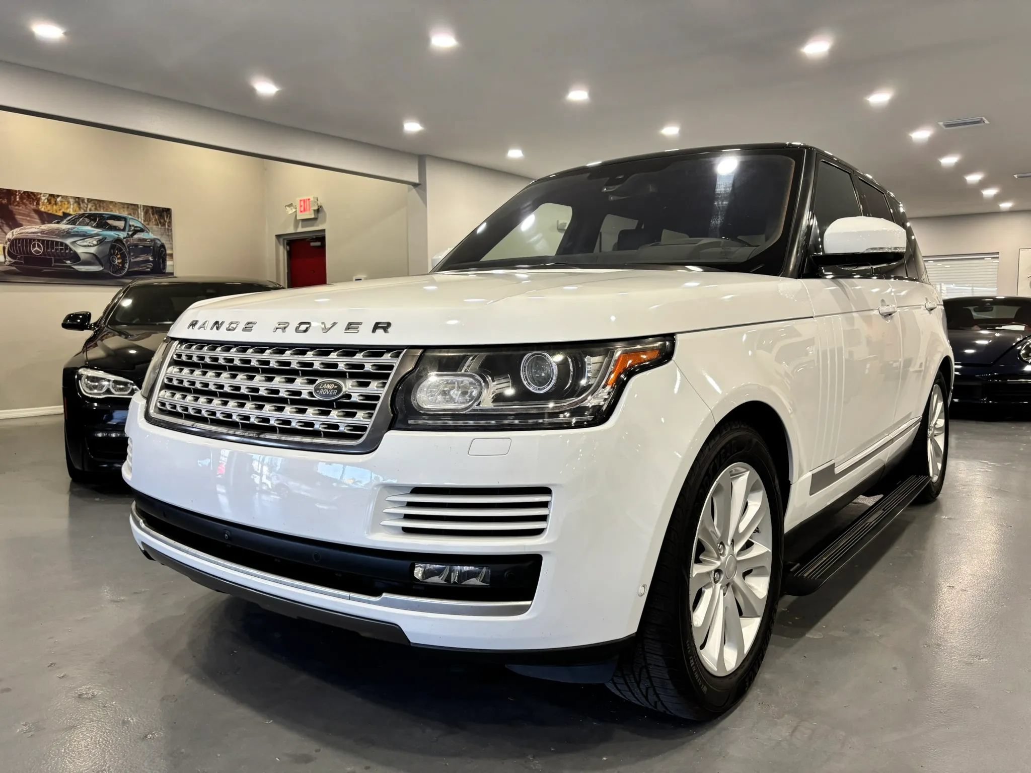 Used 2016 Land Rover Range Rover HSE AWD/4WD image 3