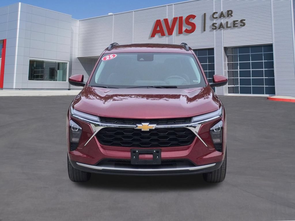 Used 2025 Chevrolet Trax LT w/ LT Convenience Package FWD image 2