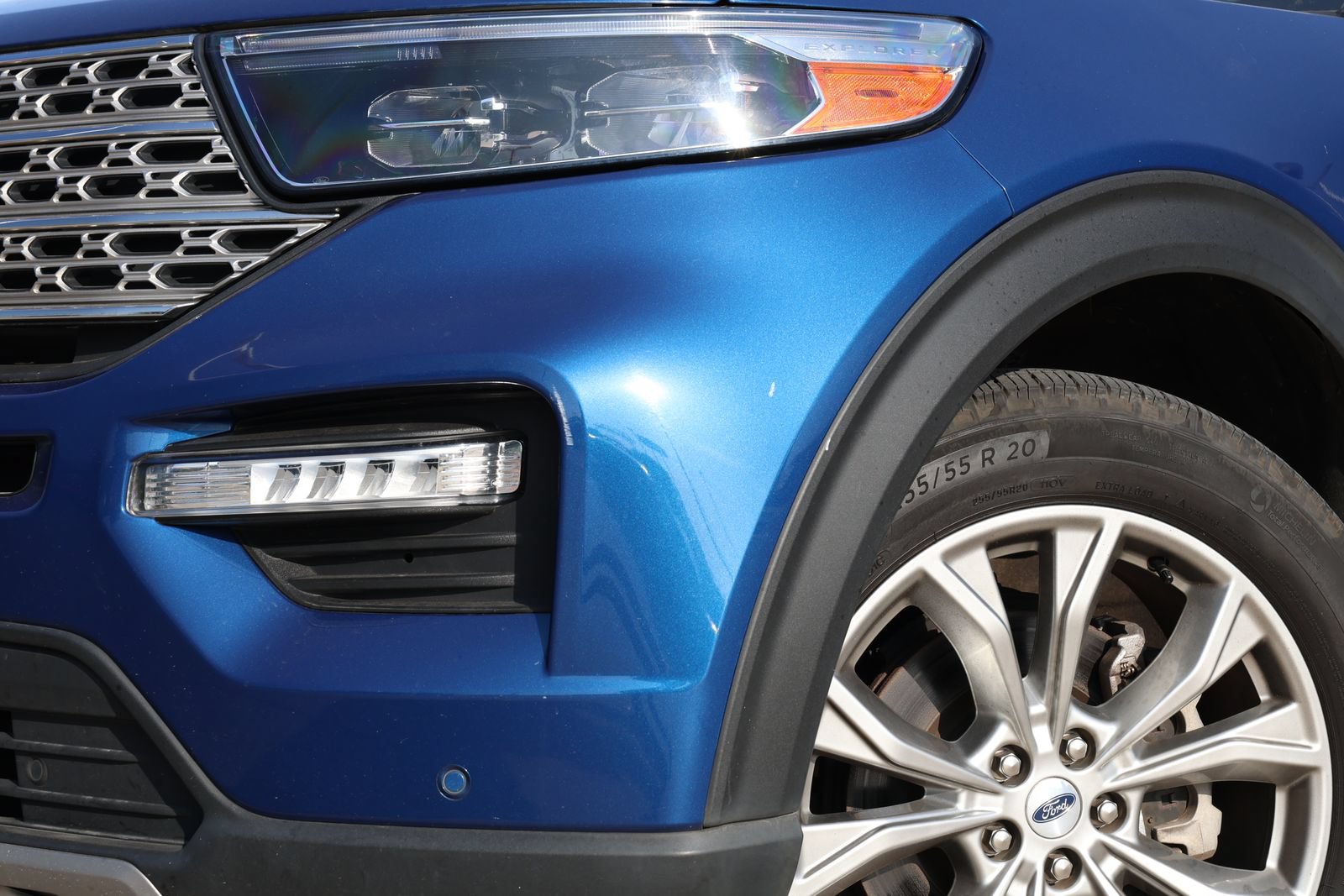 Used 2023 Ford Explorer Limited AWD/4WD image 11