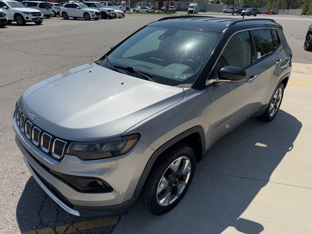 Used 2022 Jeep Compass Limited AWD/4WD image 9