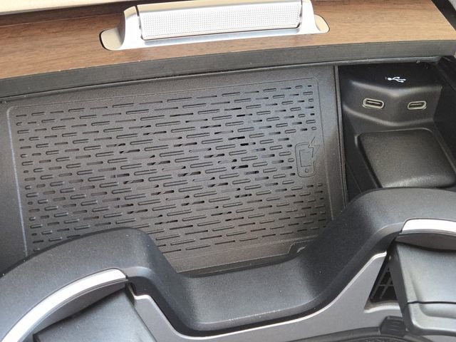 Used 2024 Mercedes-Benz GLS 450 4MATIC image 7